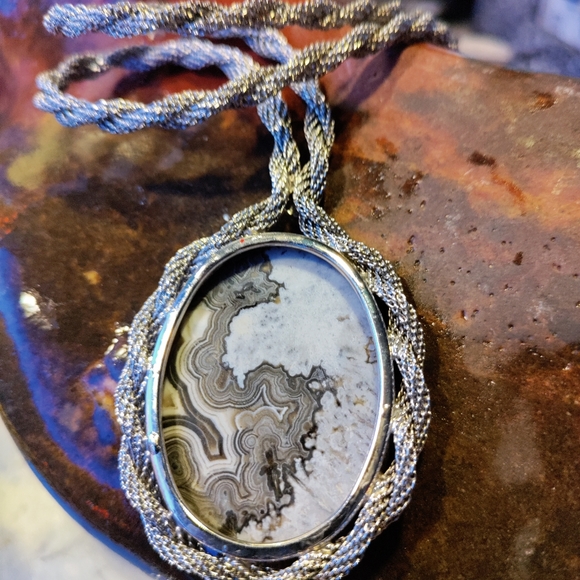 Mexican crazy lace agate silver necklace. - Picture 3 of 4